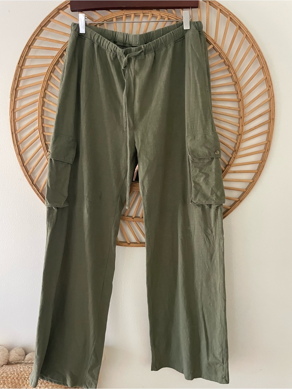 Known supply Olive Cargo Drawstring Pants size large